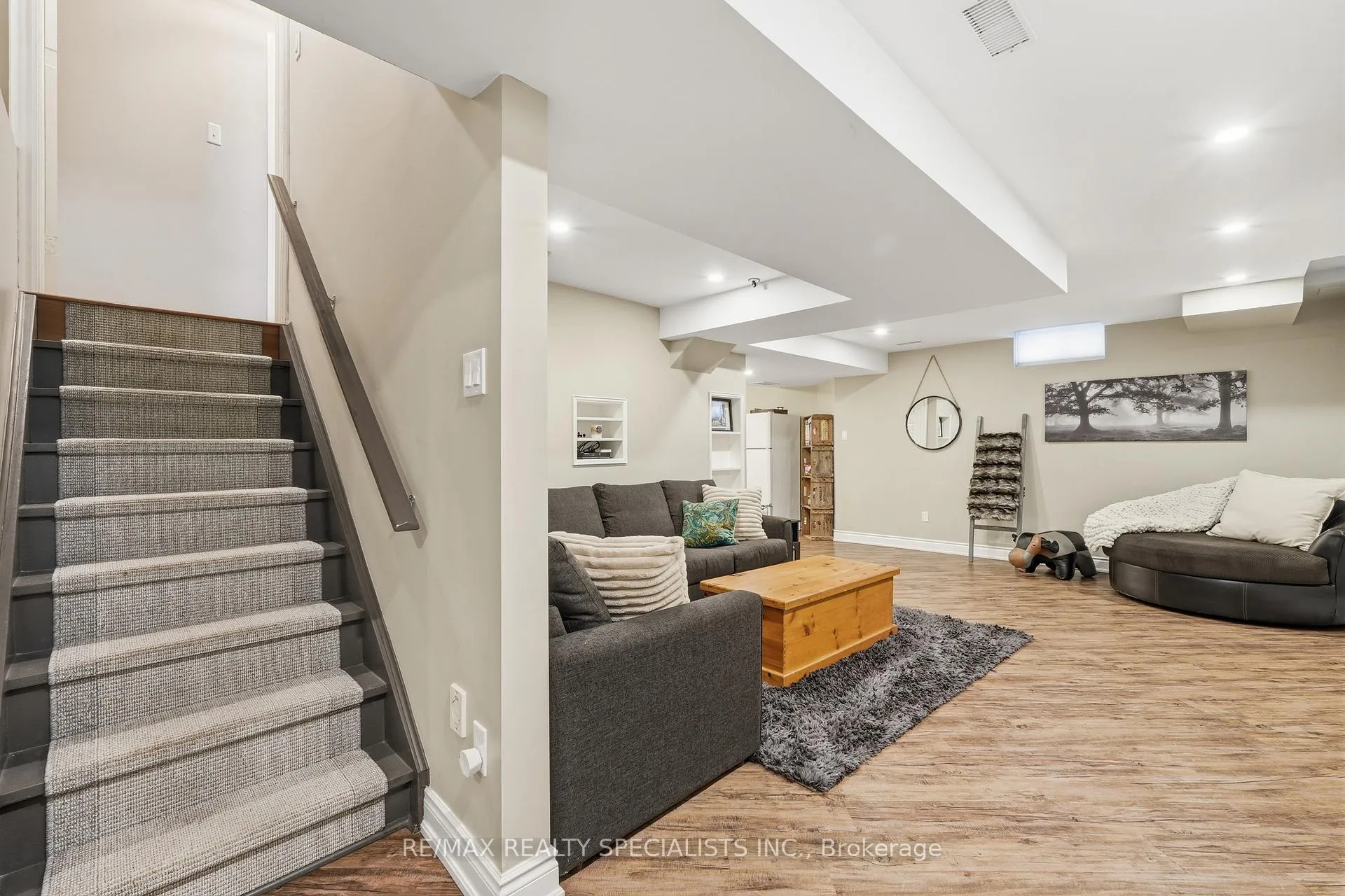 Photo 28 of 212 Ellis Crescent, Milton, Dempsey — HOMEH