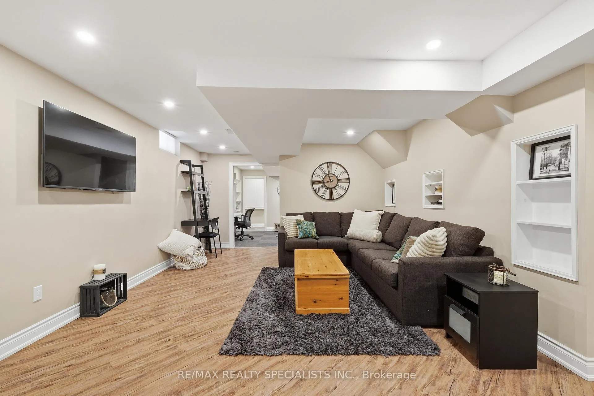 Photo 31 of 212 Ellis Crescent, Milton, Dempsey — HOMEH