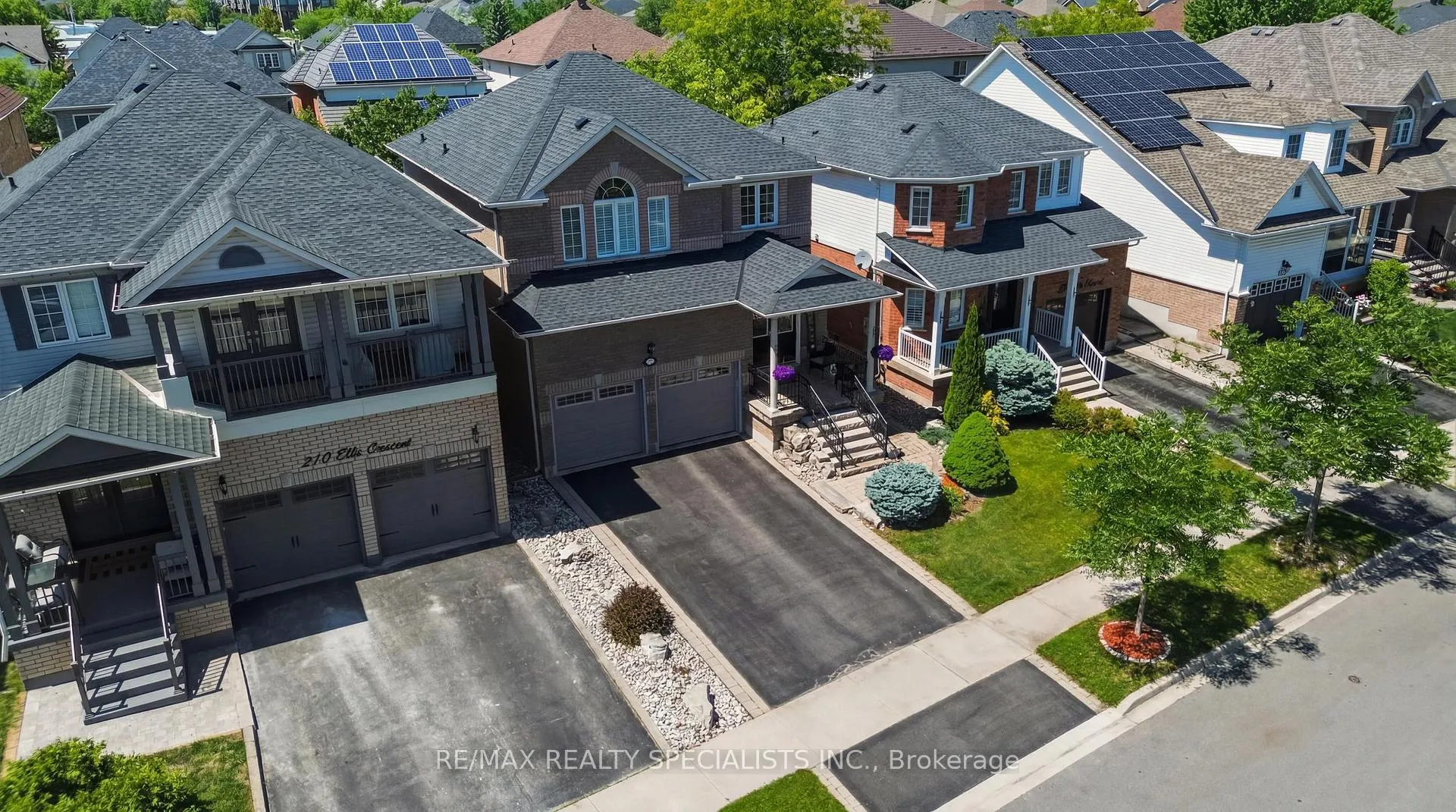 Photo 40 of 212 Ellis Crescent, Milton, Dempsey — HOMEH
