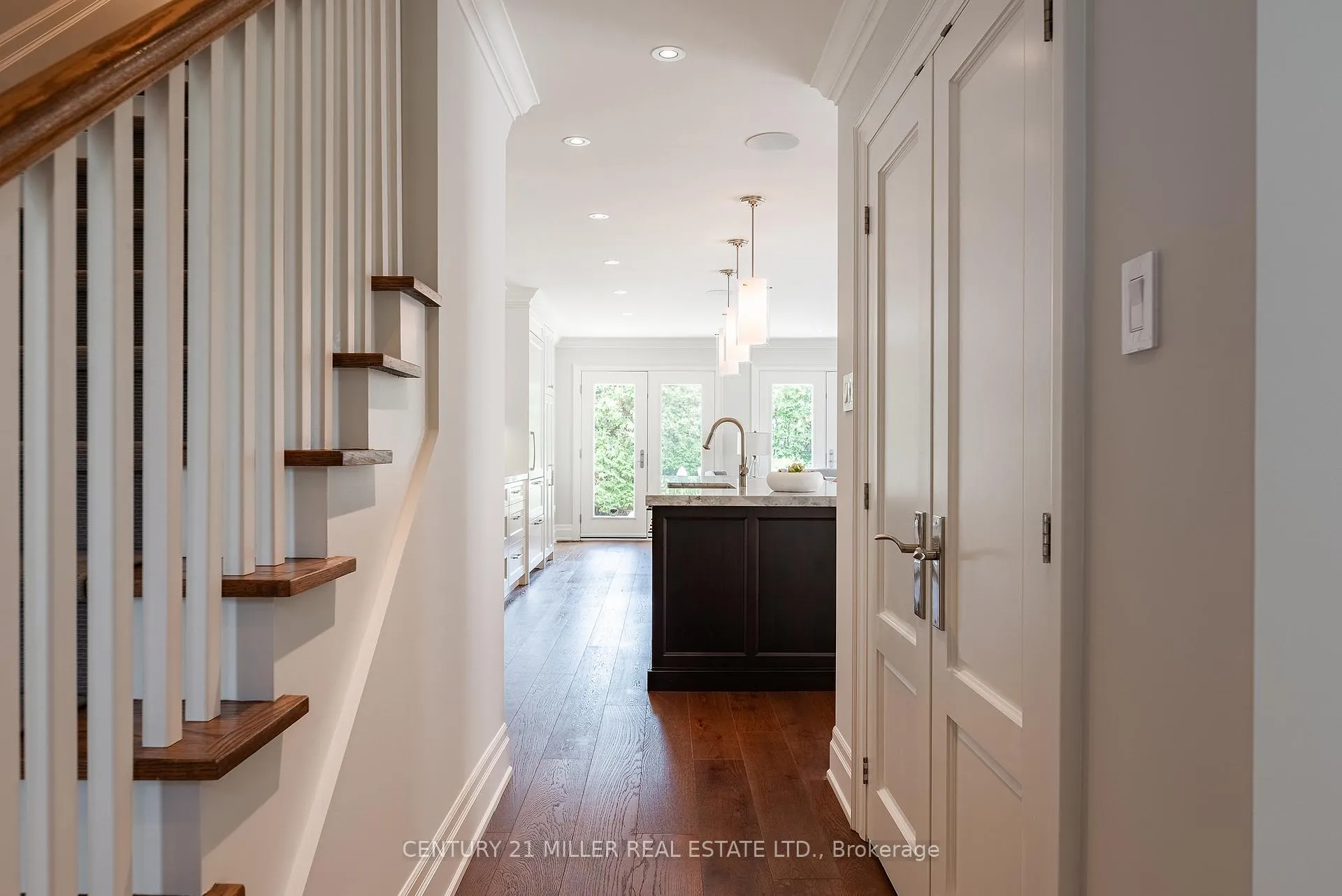 Photo 5 of 27 Wilson Street, Oakville, Central — HOMEH