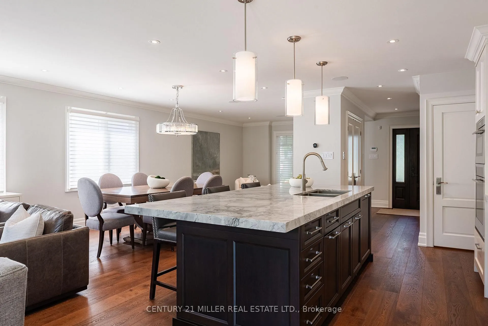 Photo 10 of 27 Wilson Street, Oakville, Central — HOMEH