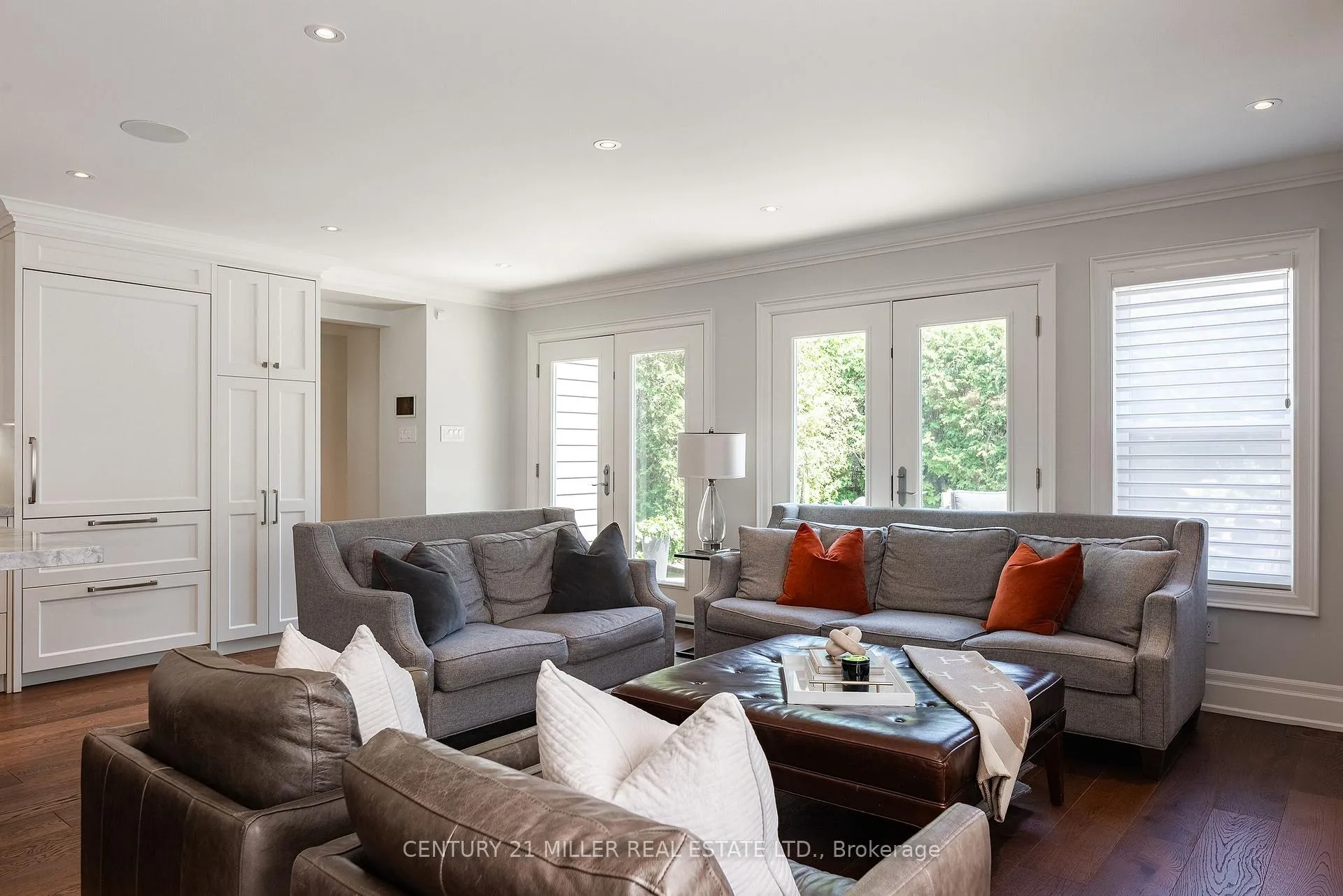 Photo 13 of 27 Wilson Street, Oakville, Central — HOMEH