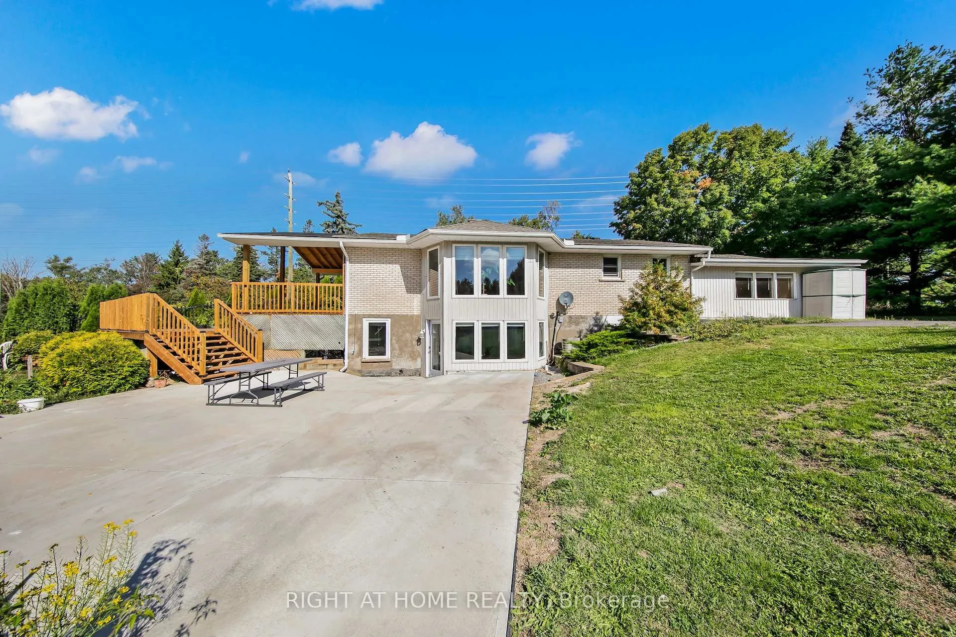 Photo 33 of 1905 Lockhart Road, Innisfil, Rural Innisfil — HOMEH