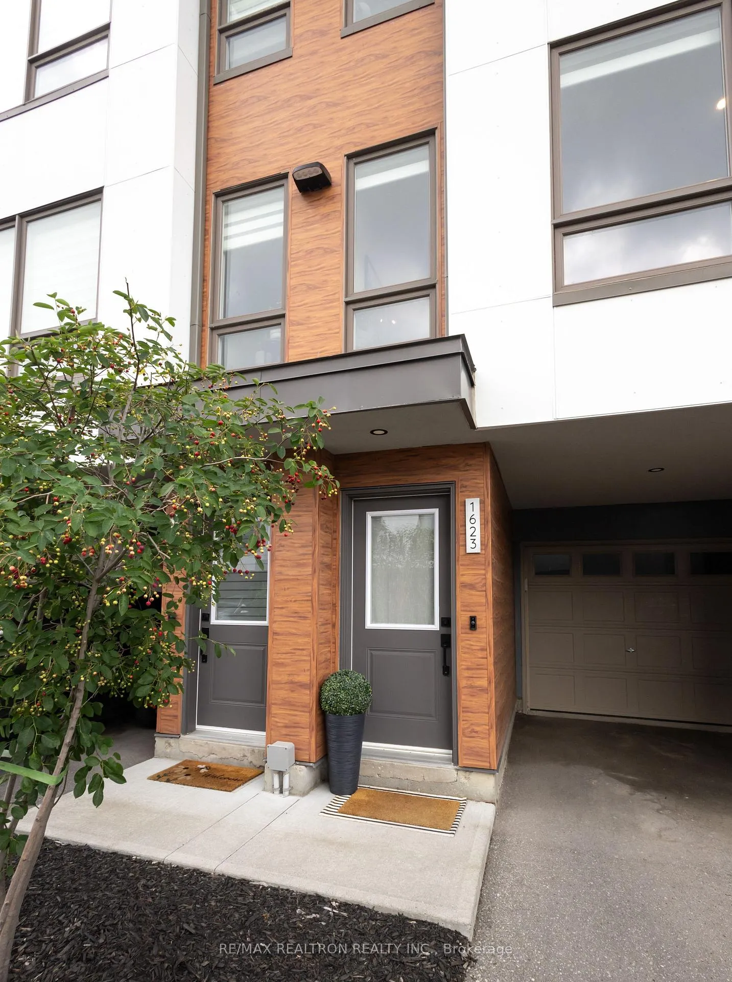 Photo 8 of 1623 Pleasure Valley Path N, Oshawa, Samac — HOMEH