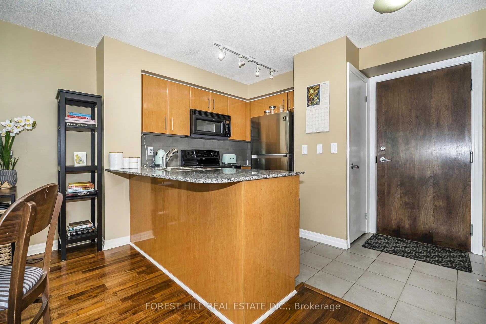 Photo 4 of Unit 604, 16 Yonge Street, Toronto, Waterfront Communities — HOMEH