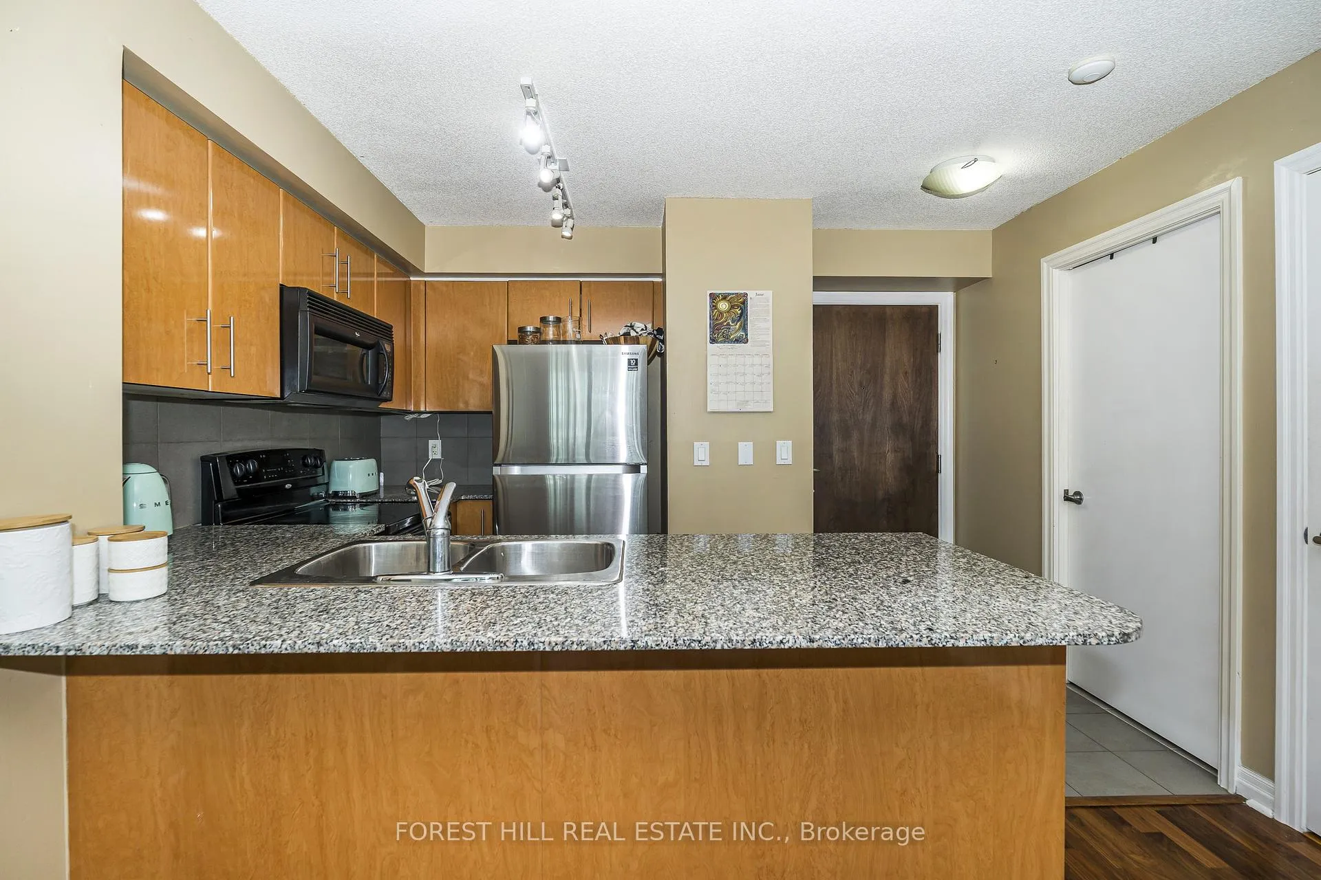 Photo 6 of Unit 604, 16 Yonge Street, Toronto, Waterfront Communities — HOMEH