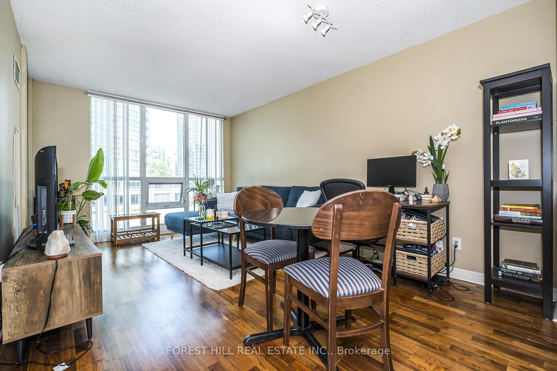 Photo 7 of Unit 604, 16 Yonge Street, Toronto, Waterfront Communities — HOMEH