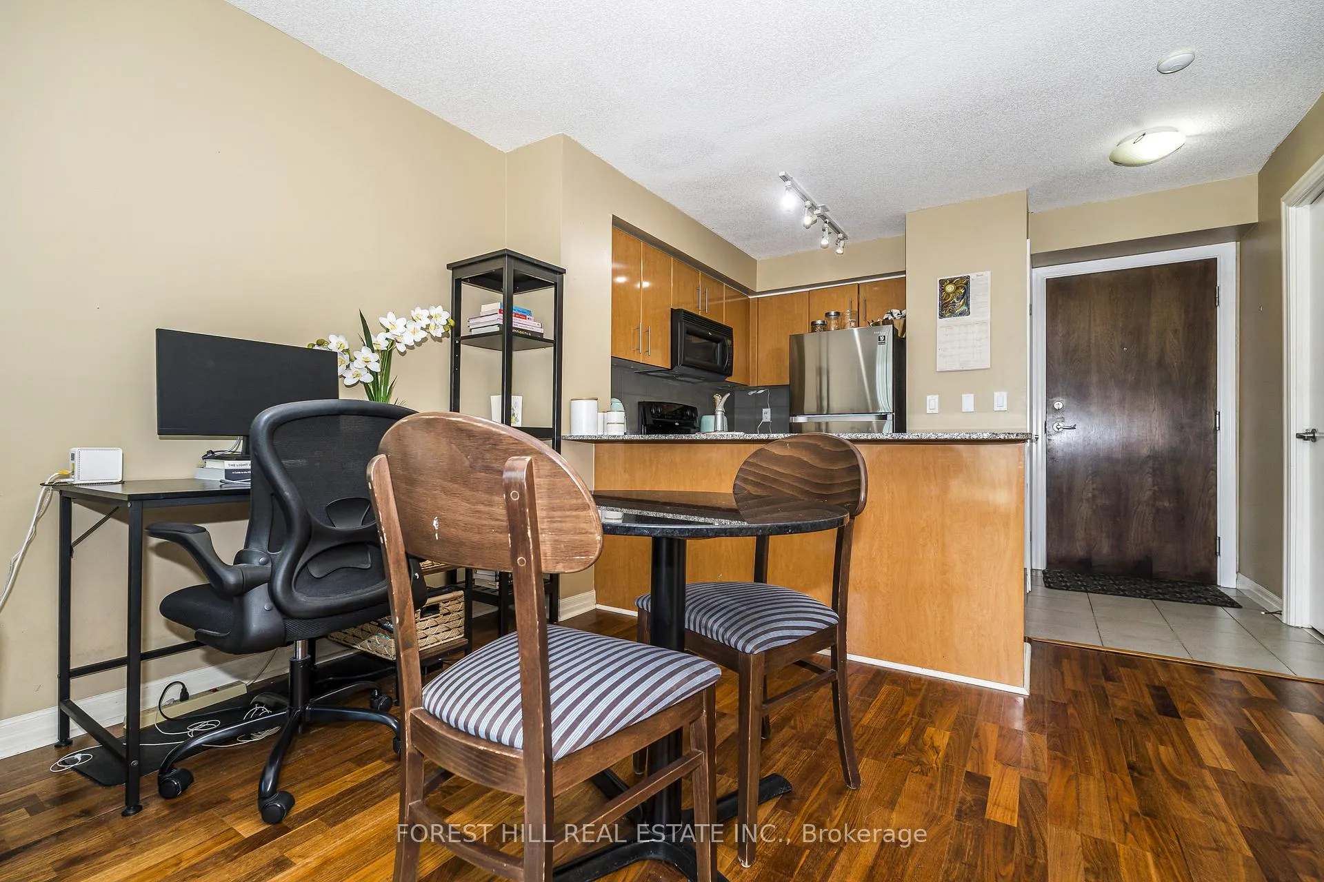 Photo 10 of Unit 604, 16 Yonge Street, Toronto, Waterfront Communities — HOMEH