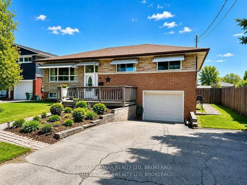 Photo 2 of 13 Ridgewood Avenue, Port Colborne, Sugarloaf — HOMEH