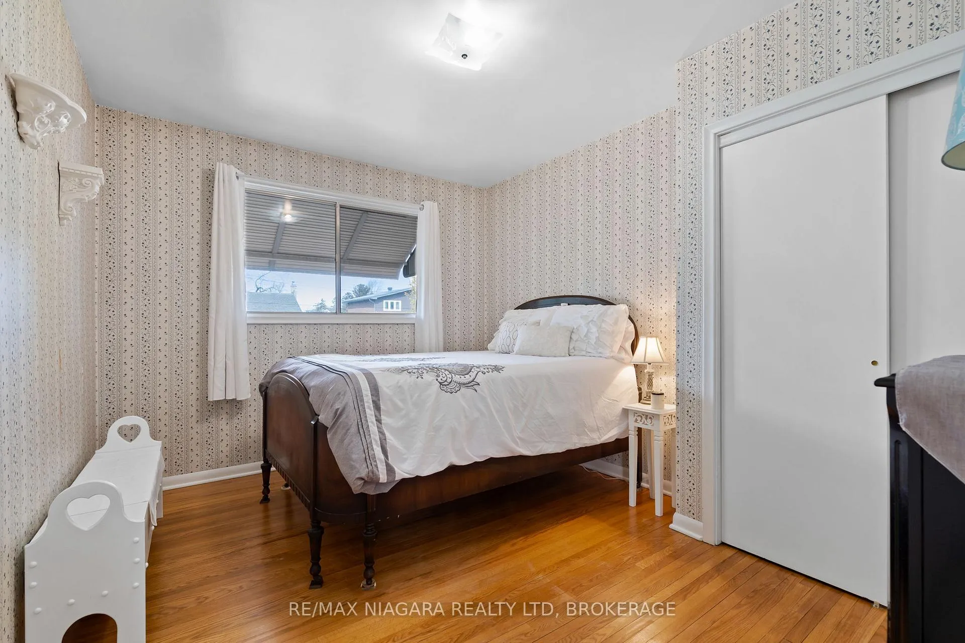 Photo 10 of 13 Ridgewood Avenue, Port Colborne, Sugarloaf — HOMEH