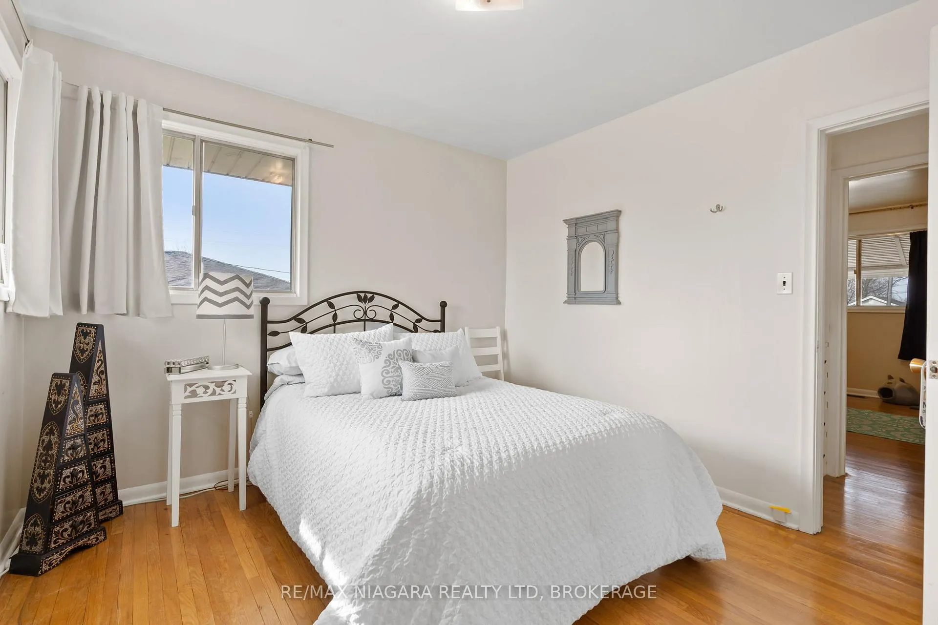 Photo 13 of 13 Ridgewood Avenue, Port Colborne, Sugarloaf — HOMEH