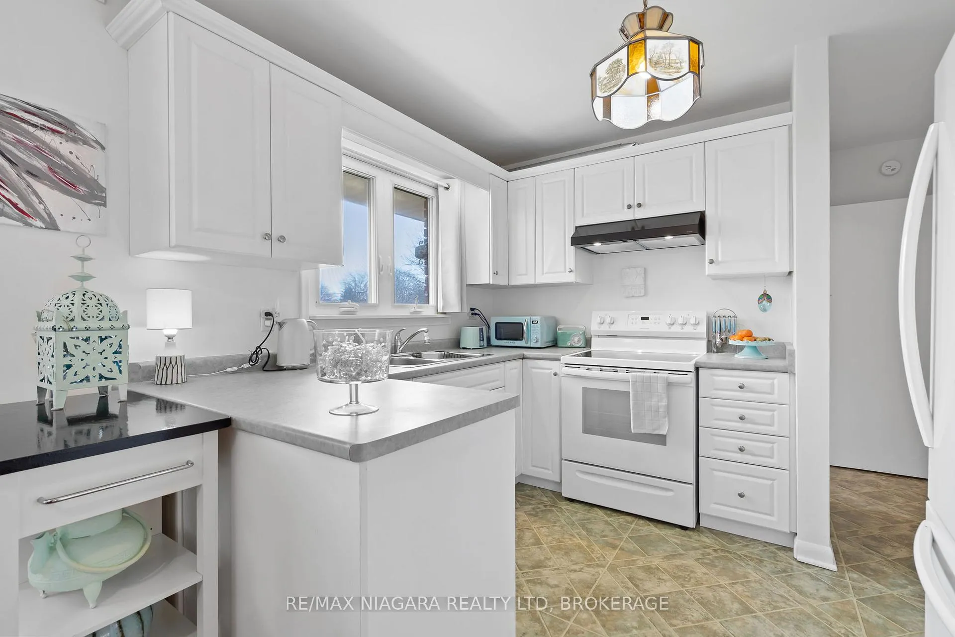 Photo 16 of 13 Ridgewood Avenue, Port Colborne, Sugarloaf — HOMEH