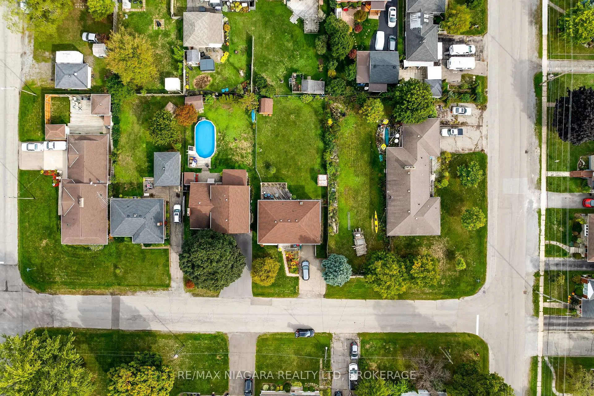 Photo 36 of 13 Ridgewood Avenue, Port Colborne, Sugarloaf — HOMEH