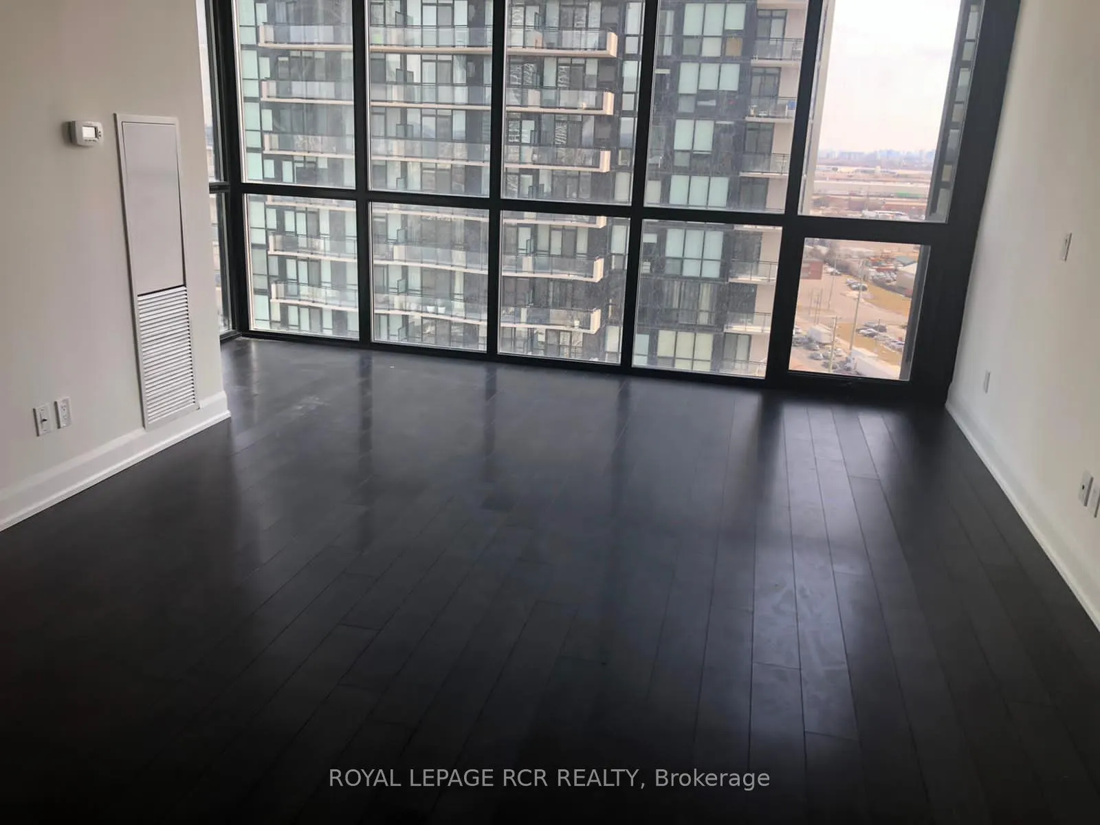 Photo 6 of Unit 1510, 2910 Highway 7 Road, Vaughan, Concord — HOMEH