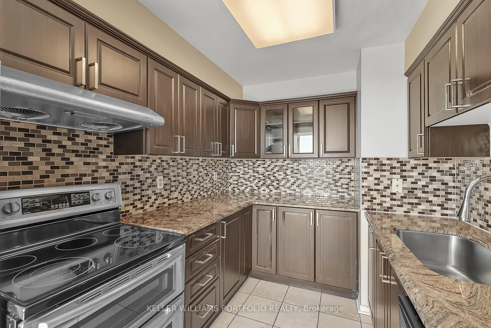 Photo 11 of Unit 1402, 400 Webb Drive, Mississauga, City Centre — HOMEH