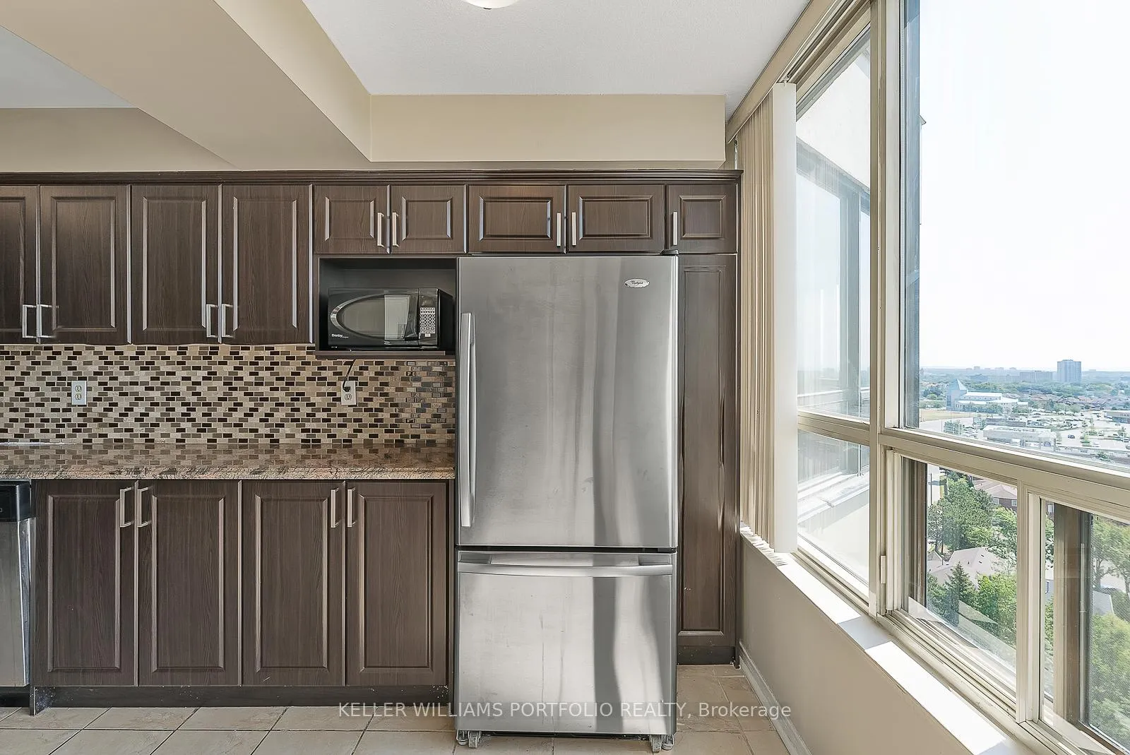 Photo 14 of Unit 1402, 400 Webb Drive, Mississauga, City Centre — HOMEH