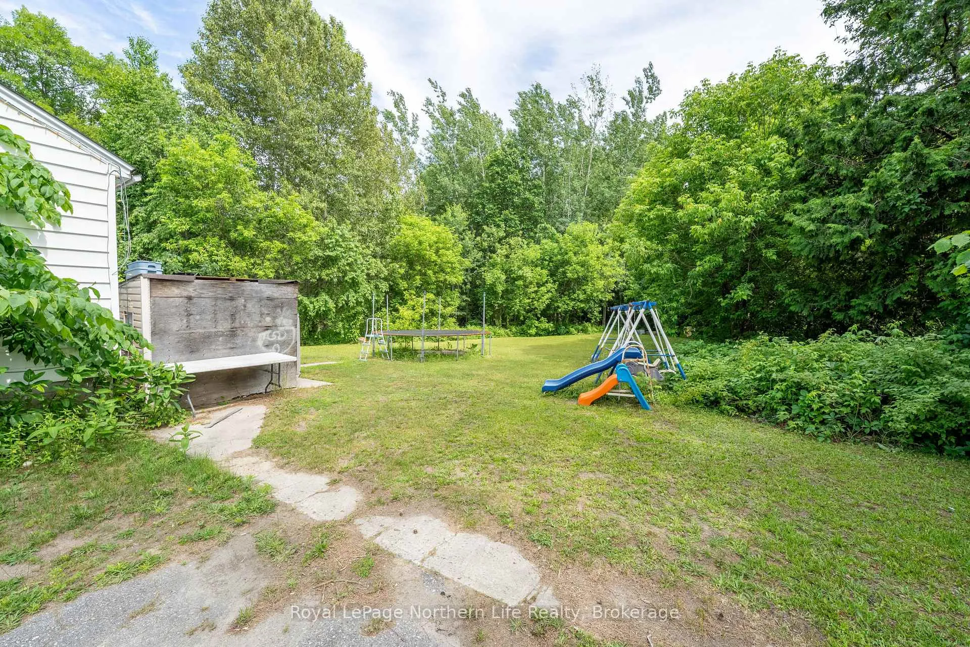 Photo 9 of 2361 Trout Lake Road, North Bay, Birchaven — HOMEH