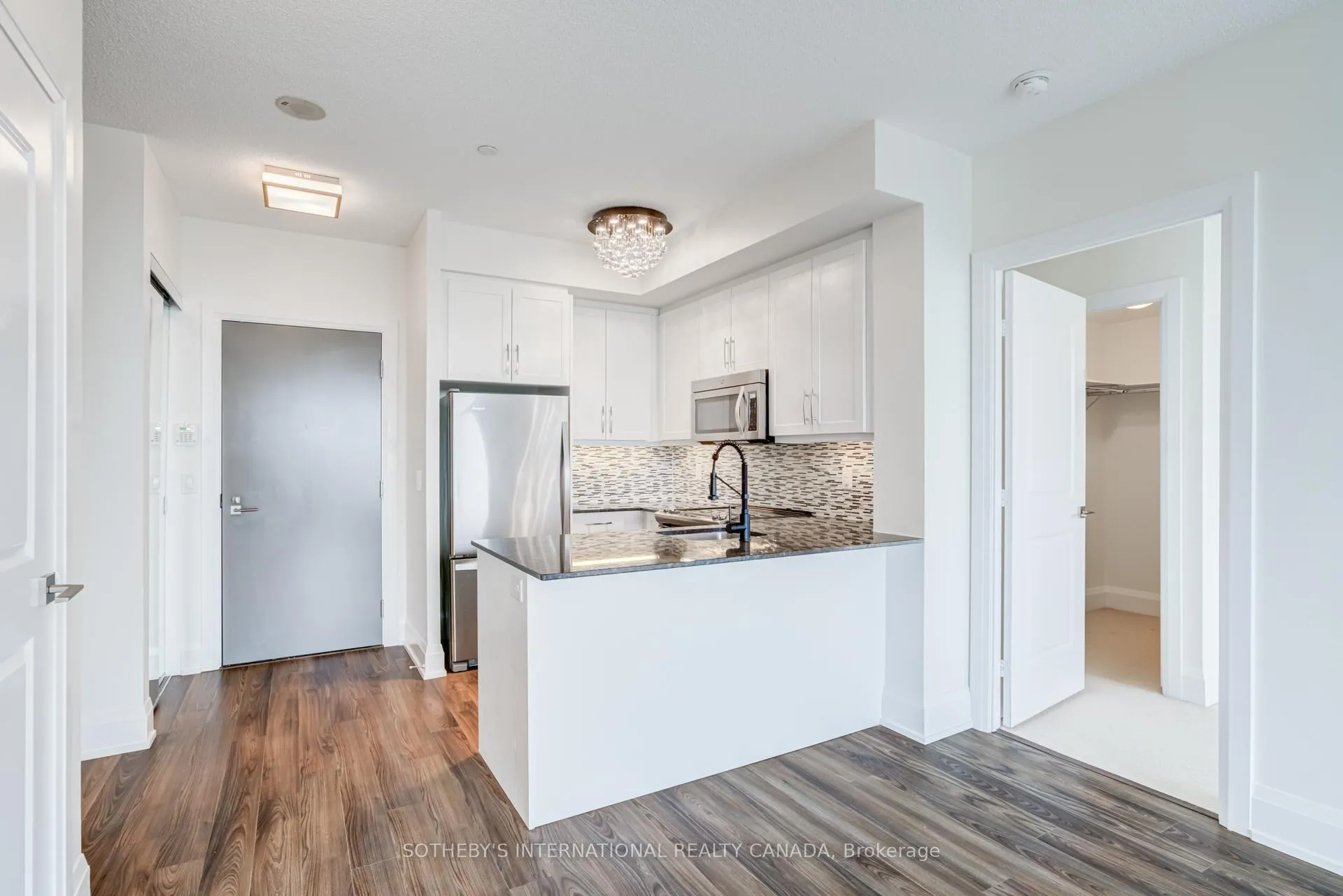 Photo 8 of Unit 1118, 1 Old Mill Drive, Toronto, High Park-Swansea — HOMEH