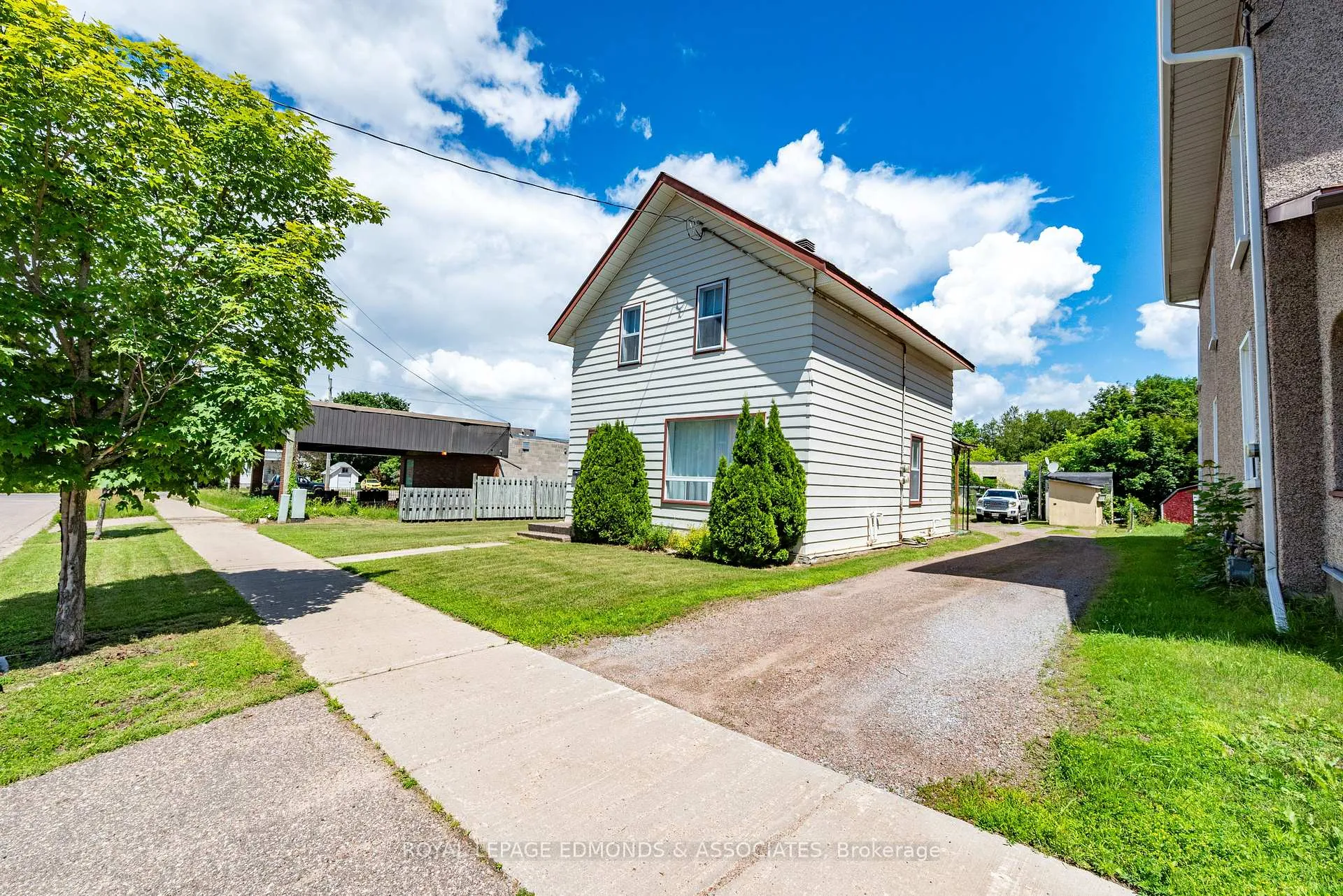 Photo 2 of 235 Munro Street, Pembroke, Pembroke — HOMEH