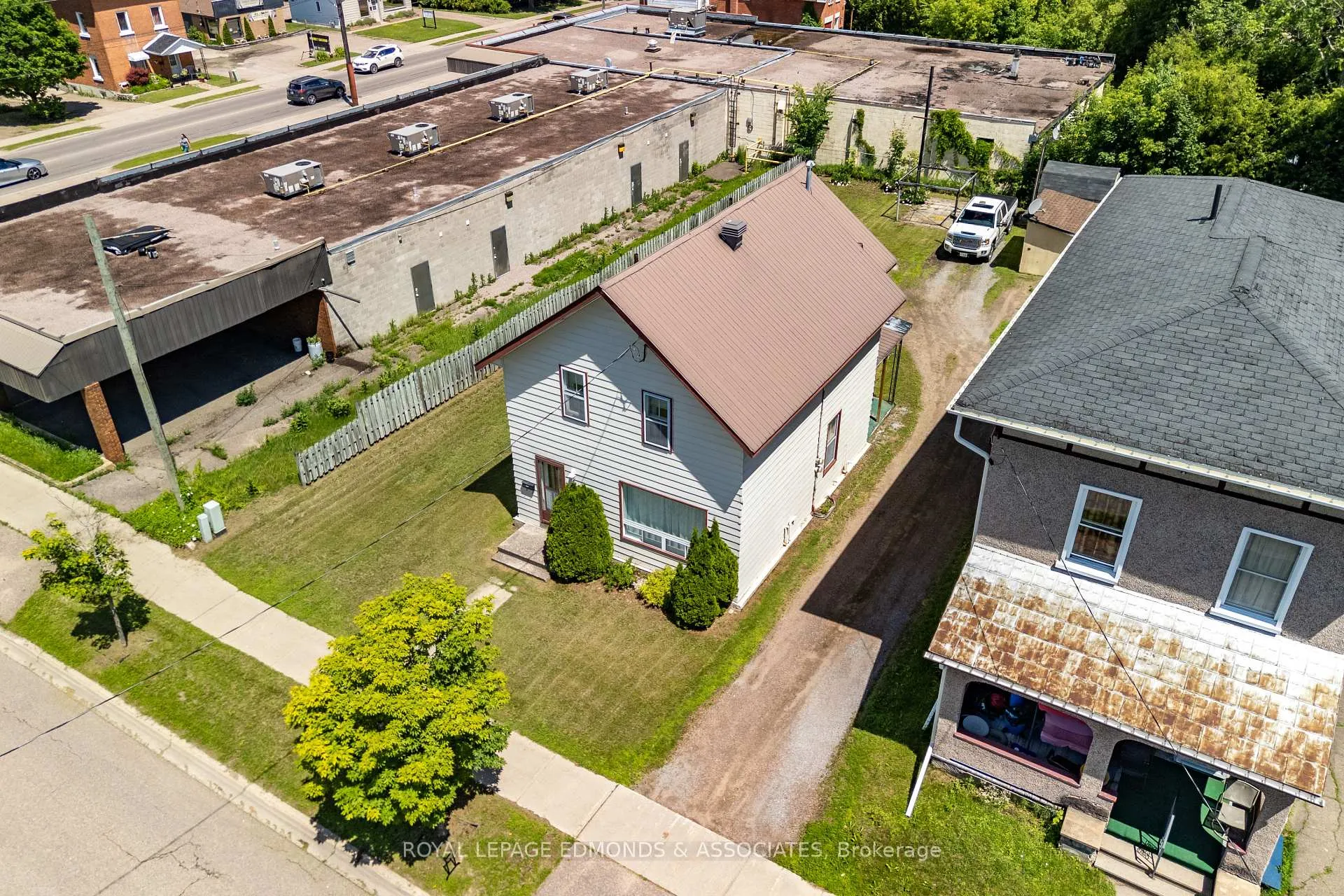 Photo 5 of 235 Munro Street, Pembroke, Pembroke — HOMEH