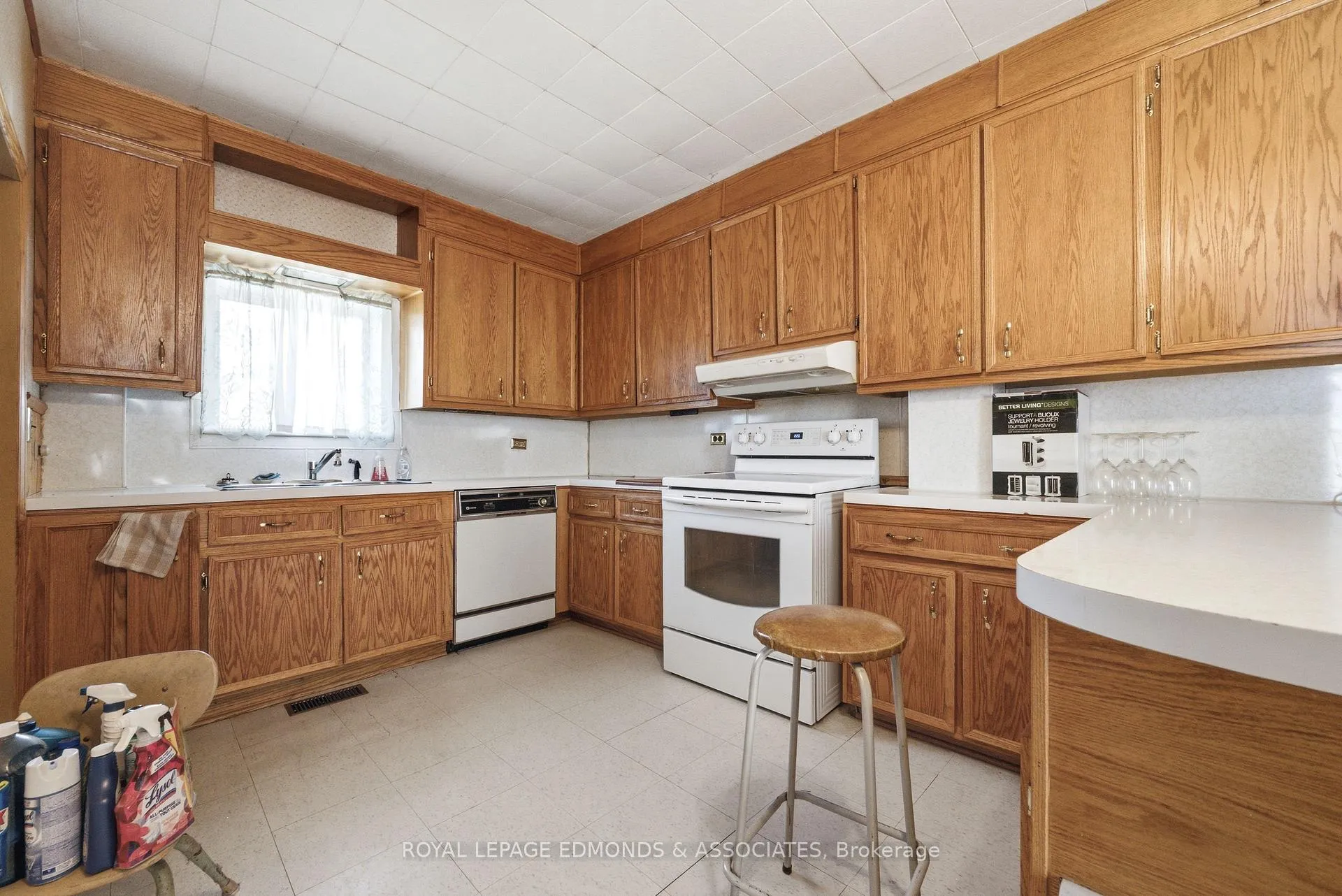 Photo 14 of 235 Munro Street, Pembroke, Pembroke — HOMEH