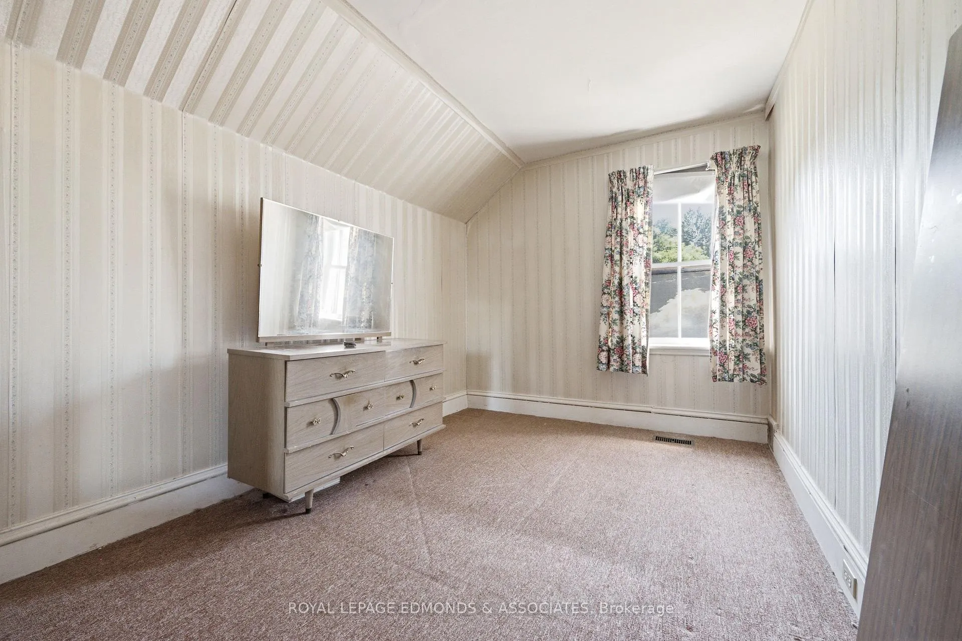 Photo 23 of 235 Munro Street, Pembroke, Pembroke — HOMEH