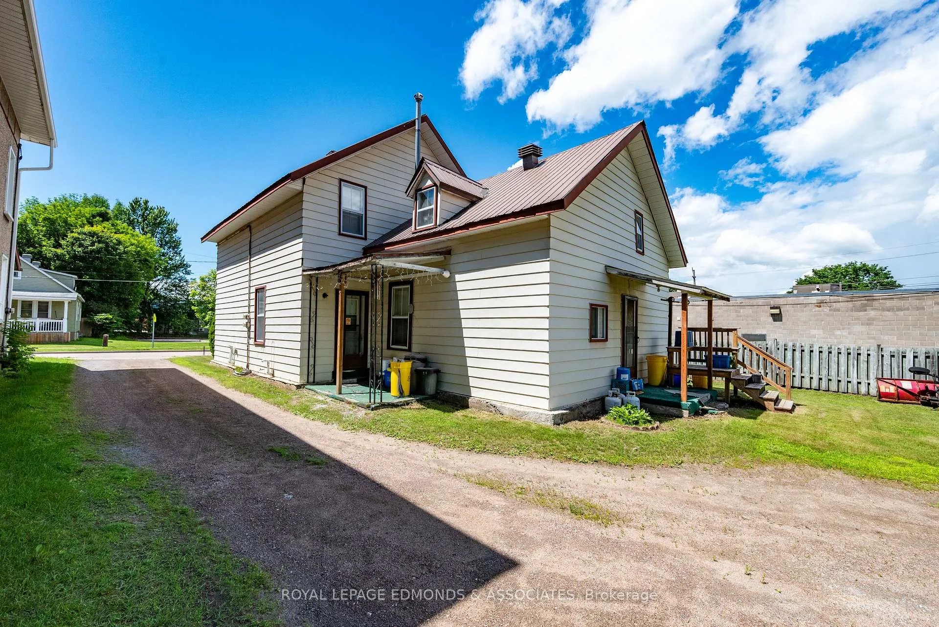Photo 27 of 235 Munro Street, Pembroke, Pembroke — HOMEH