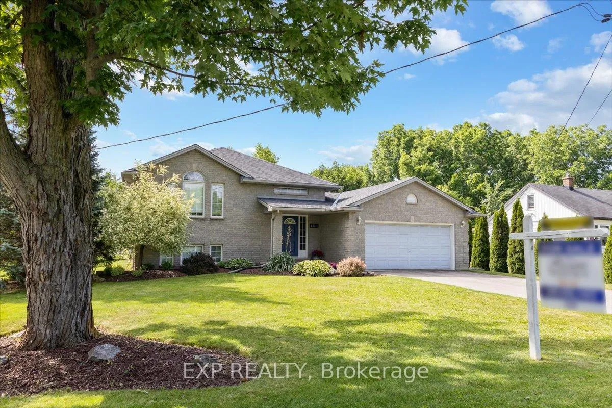 Photo 3 of 122 1/2 Railway Avenue, Middlesex Centre, Komoka — HOMEH