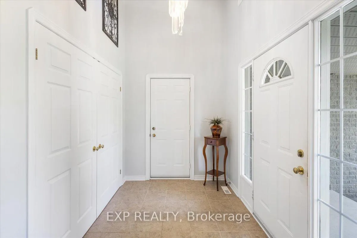 Photo 5 of 122 1/2 Railway Avenue, Middlesex Centre, Komoka — HOMEH