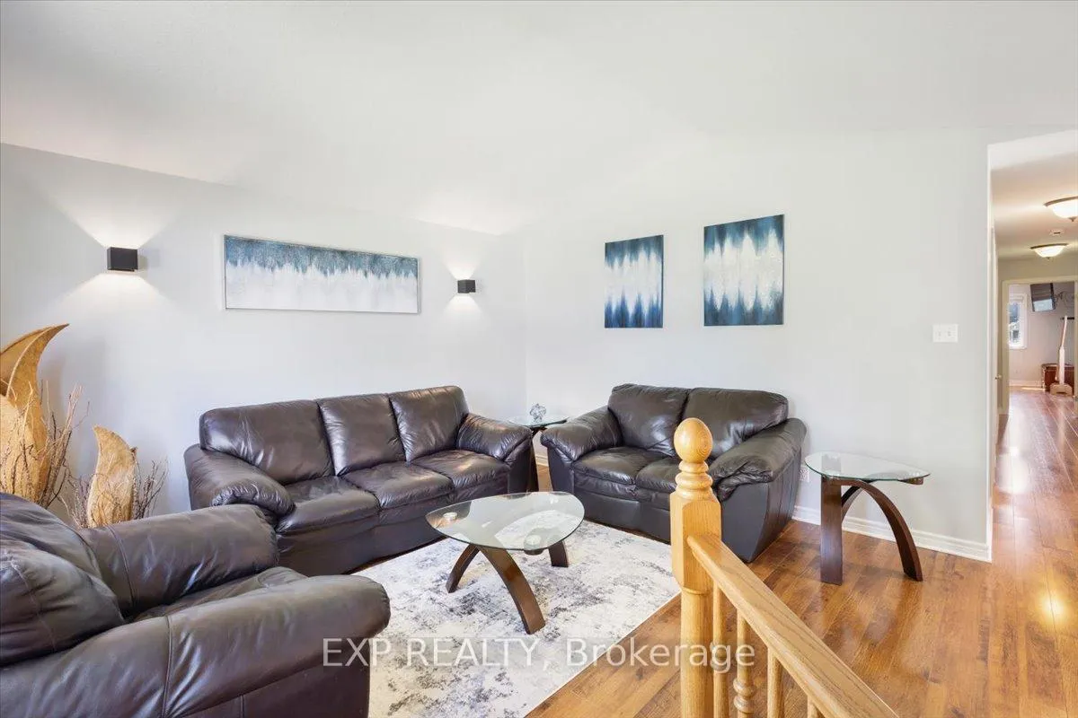 Photo 10 of 122 1/2 Railway Avenue, Middlesex Centre, Komoka — HOMEH