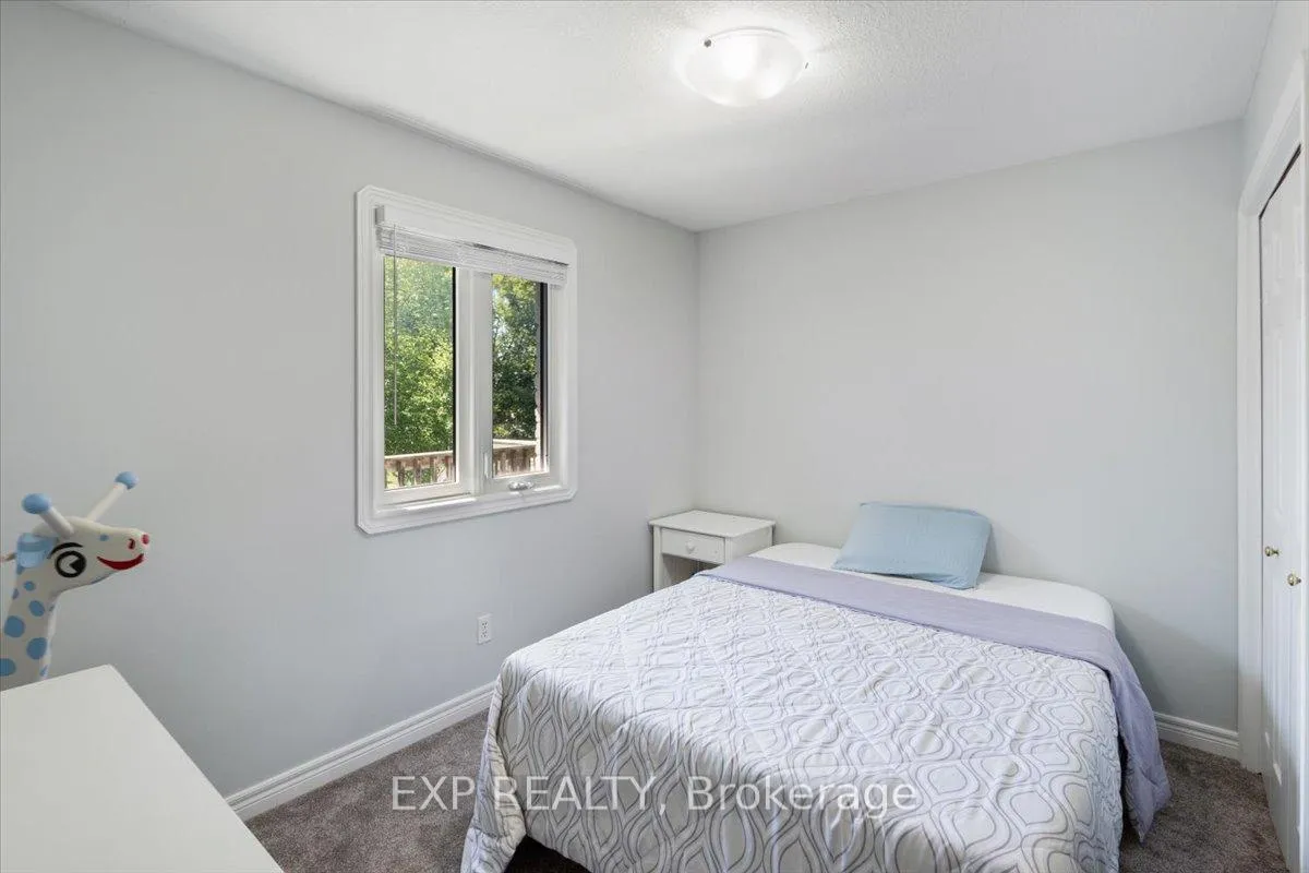 Photo 18 of 122 1/2 Railway Avenue, Middlesex Centre, Komoka — HOMEH
