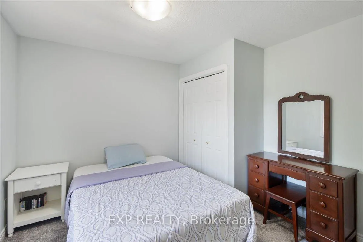 Photo 19 of 122 1/2 Railway Avenue, Middlesex Centre, Komoka — HOMEH