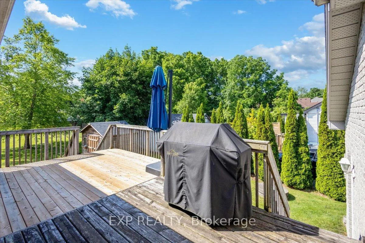 Photo 39 of 122 1/2 Railway Avenue, Middlesex Centre, Komoka — HOMEH