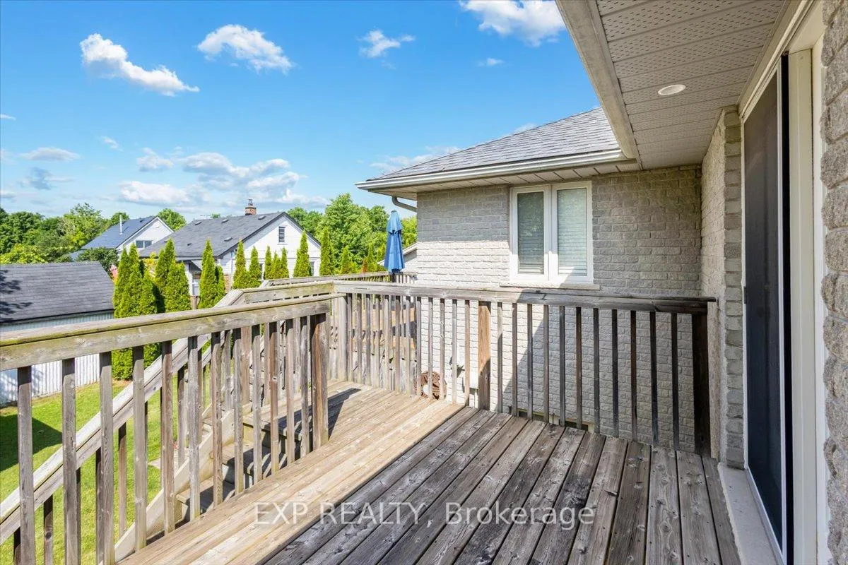 Photo 40 of 122 1/2 Railway Avenue, Middlesex Centre, Komoka — HOMEH