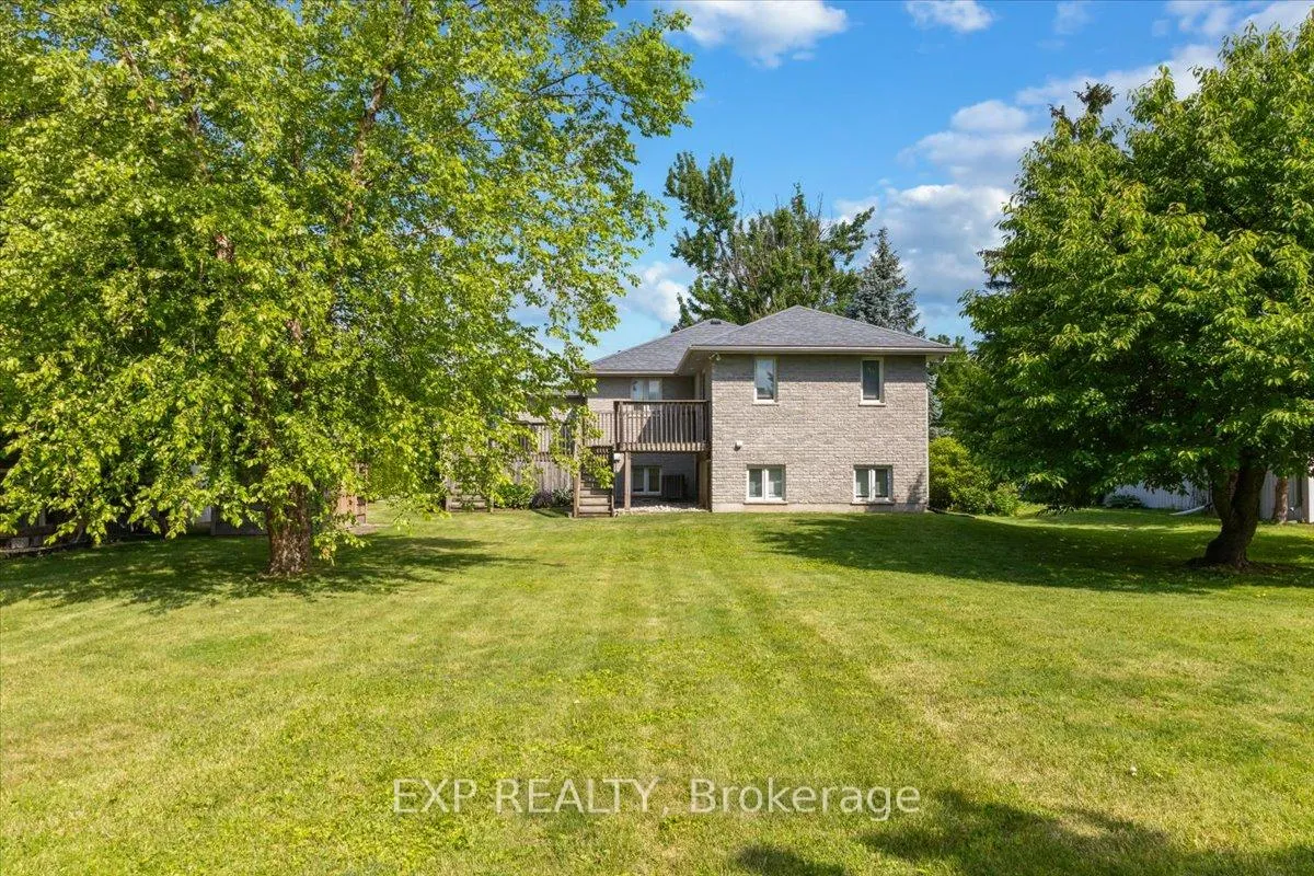 Photo 43 of 122 1/2 Railway Avenue, Middlesex Centre, Komoka — HOMEH