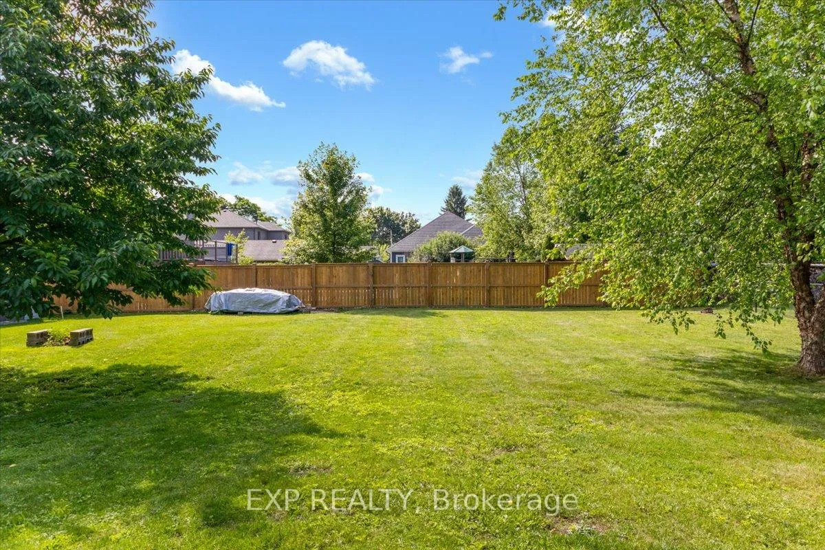 Photo 46 of 122 1/2 Railway Avenue, Middlesex Centre, Komoka — HOMEH