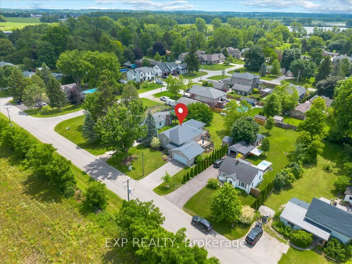Photo 49 of 122 1/2 Railway Avenue, Middlesex Centre, Komoka — HOMEH