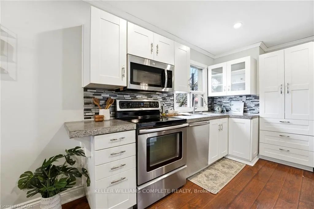 Photo 5 of 547 Cochrane Road, Hamilton, Rosedale — HOMEH