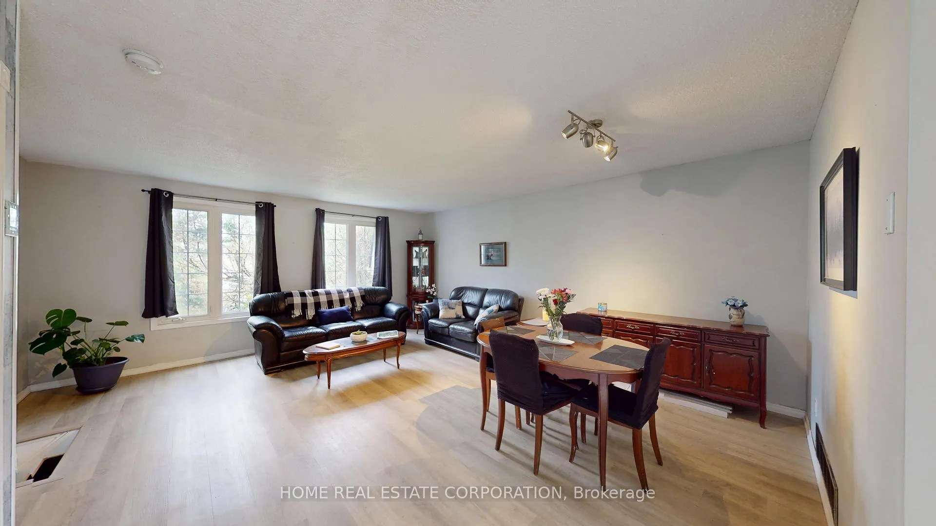 Photo 10 of 111 Diane Drive, Orangeville — HOMEH