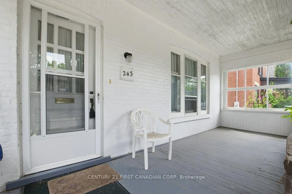 Photo 4 of 243 Tecumseh Avenue E, London, South F — HOMEH