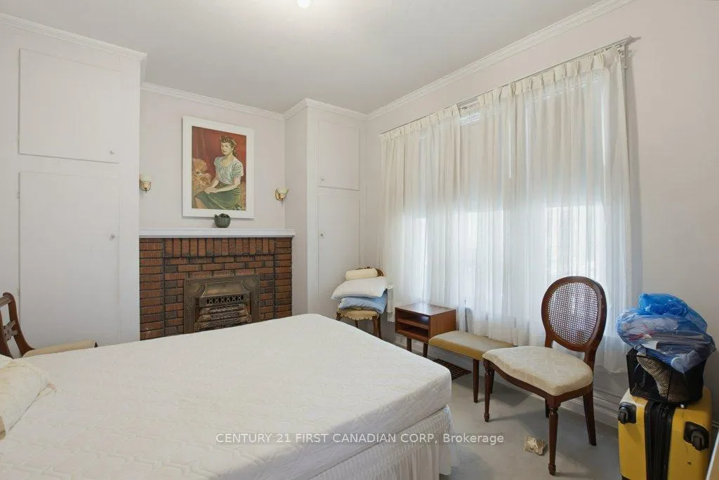 Photo 8 of 243 Tecumseh Avenue E, London, South F — HOMEH