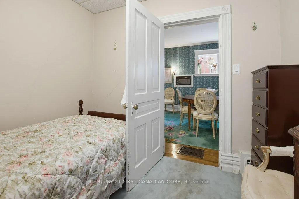 Photo 17 of 243 Tecumseh Avenue E, London, South F — HOMEH