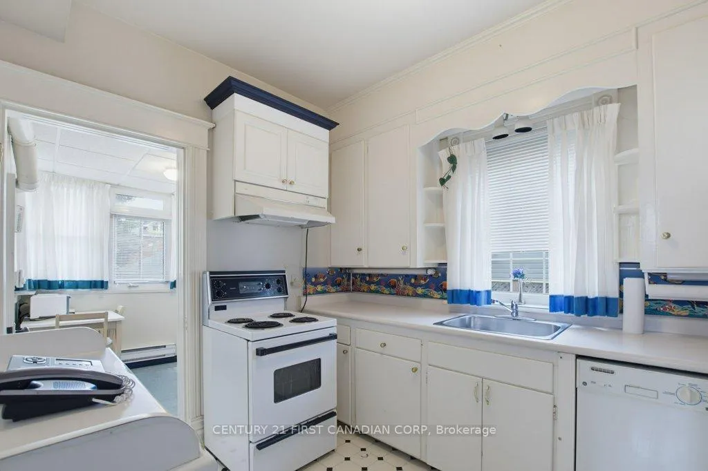 Photo 20 of 243 Tecumseh Avenue E, London, South F — HOMEH