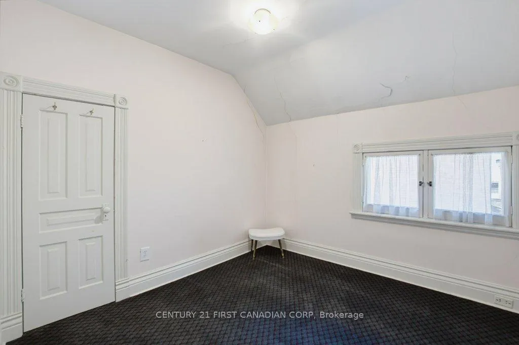 Photo 27 of 243 Tecumseh Avenue E, London, South F — HOMEH
