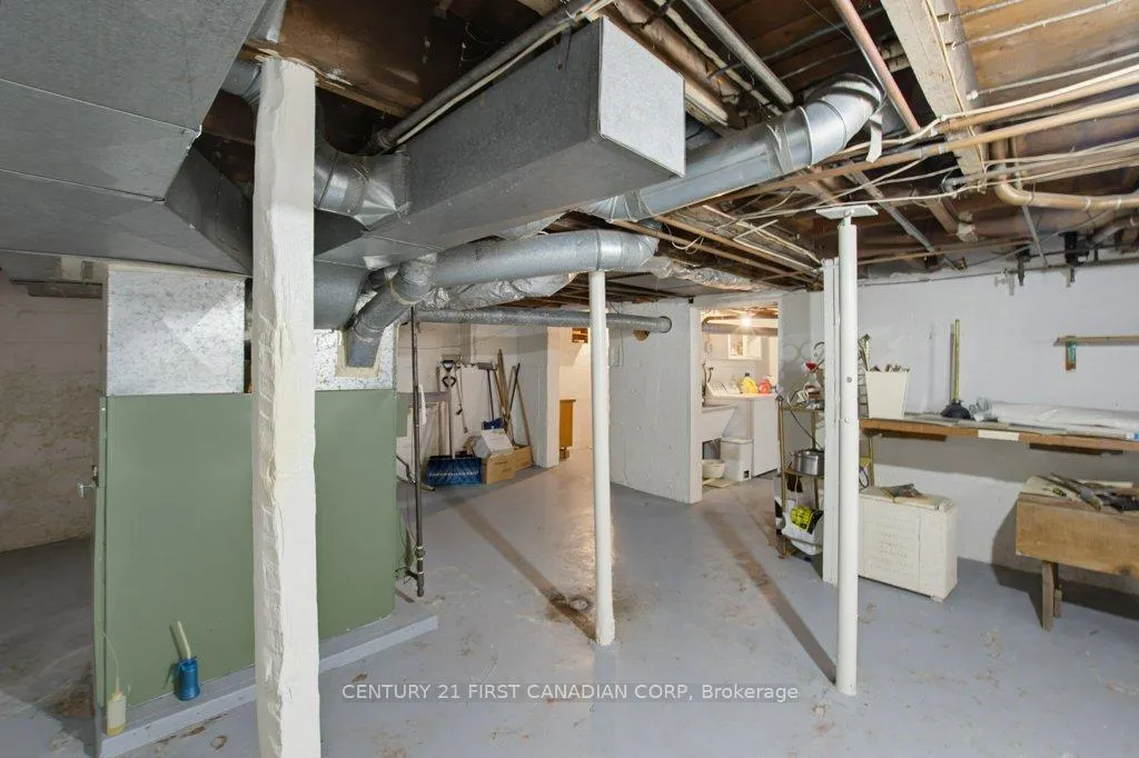 Photo 33 of 243 Tecumseh Avenue E, London, South F — HOMEH