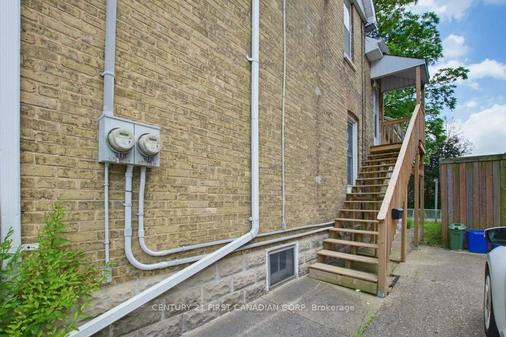 Photo 36 of 243 Tecumseh Avenue E, London, South F — HOMEH
