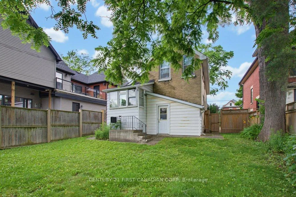 Photo 38 of 243 Tecumseh Avenue E, London, South F — HOMEH