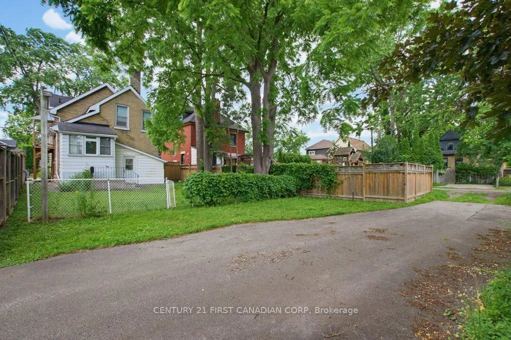 Photo 40 of 243 Tecumseh Avenue E, London, South F — HOMEH