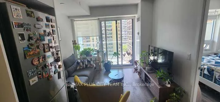 Photo 3 of Unit 705, 195 Redpath Avenue, Toronto, Mount Pleasant West — HOMEH