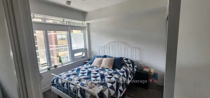 Photo 5 of Unit 705, 195 Redpath Avenue, Toronto, Mount Pleasant West — HOMEH